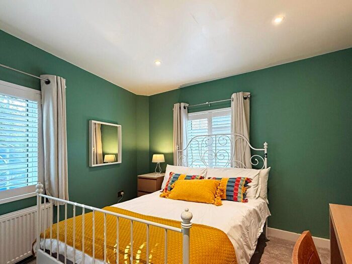 3 Bedroom Cottage To Rent In Longwater Lane, RG27