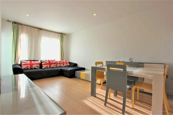 2 Bedroom Flat To Rent In Newgate Tower, Newgate, Croydon, CR0