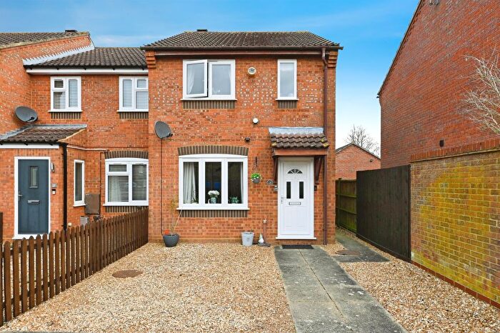 3 Bedroom End Of Terrace House For Sale In Bure Close, Watlington, King's Lynn, PE33