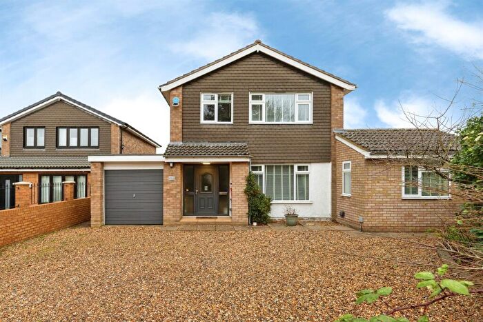 4 Bedroom Detached House For Sale In Cromwell Road, Stevenage, SG2