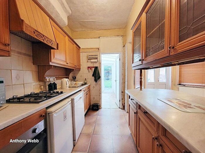 3 Bedroom Terraced House For Sale In Maryland Road, Wood Green, N22