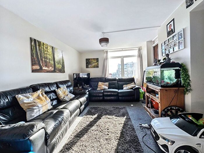 3 Bedroom Maisonette For Sale In Waterloo Walk, Washington, NE37