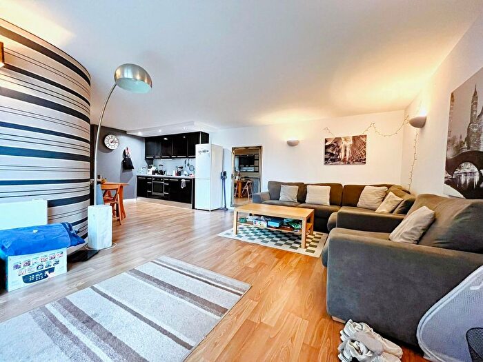 2 Bedroom Flat To Rent In Central Quarter, West Point, Leeds, LS1