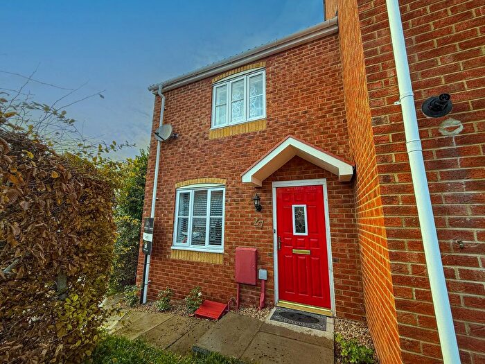 2 Bedroom Semi-detached House To Rent In Avill Crescent, Taunton, TA1