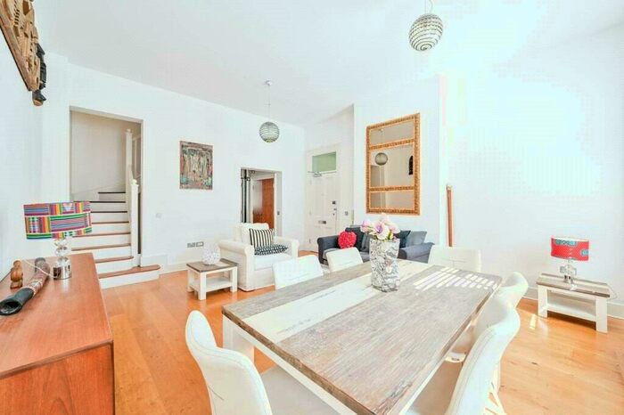 1 Bedroom Property To Rent In Building, Chatham Close, SE18