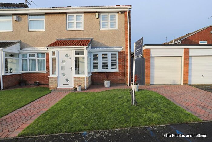 3 Bedroom End Of Terrace House For Sale In Priestfield Close, Sunderland, SR3