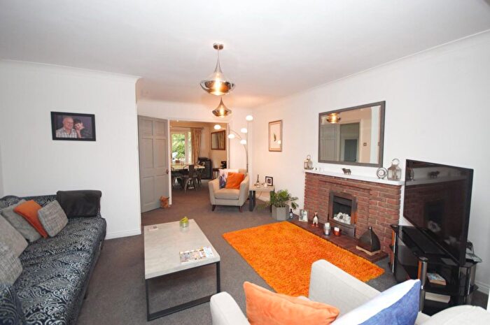 5 Bedroom Detached House For Sale In Laneside Hollow, Northampton, NN4
