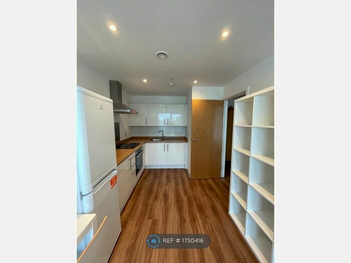 1 Bedroom Flat To Rent In Trafford Road, Salford, M5