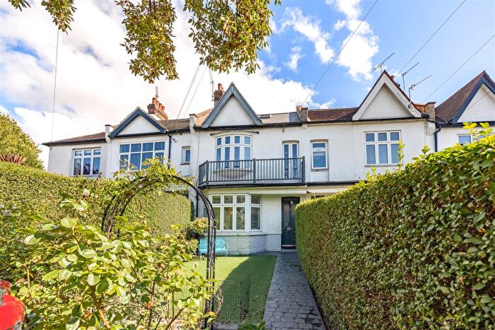5 Bedroom Terraced House For Sale In Hermitage Road, Westcliff-On-Sea, SS0