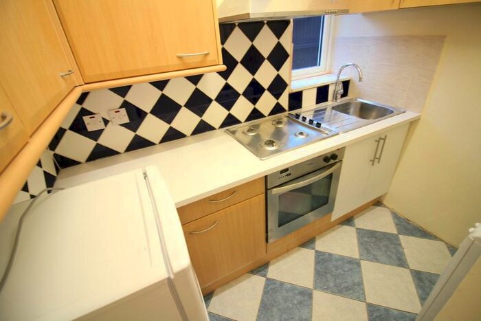 1 Bedroom Flat To Rent In Somerset Road, Southall, UB1