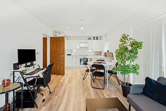 2 Bedroom Flat For Sale In Buttermere Way, West Thurrock, Grays, RM20