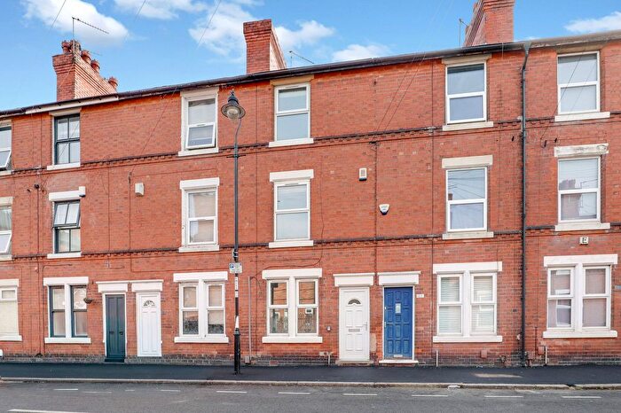 3 Bedroom Terraced House For Sale In Wilford Crescent East, Nottingham, NG2