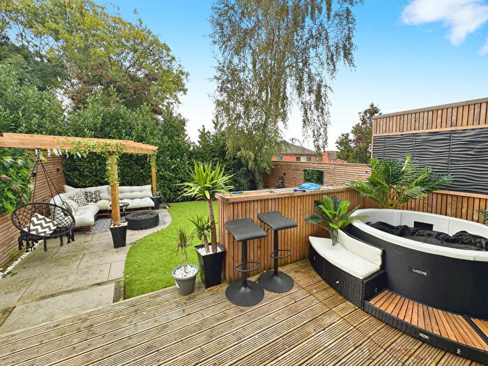 2 Bedroom Detached Bungalow For Sale In The Villas, Rosliston Road, Burton On Trent, DE15