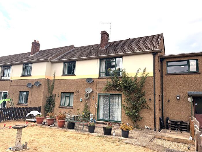 2 Bedroom Flat For Sale In Westcroft, Chippenham, SN14