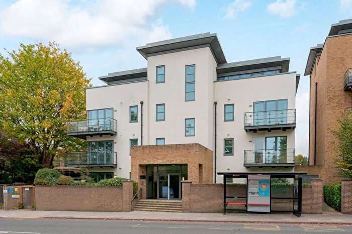 2 Bedroom Flat To Rent In Barnes House, Roehampton, London, SW15