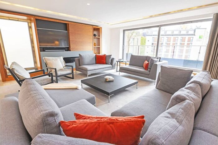 2 Bedroom Flat To Rent In London Borough Of Southwark, SE1