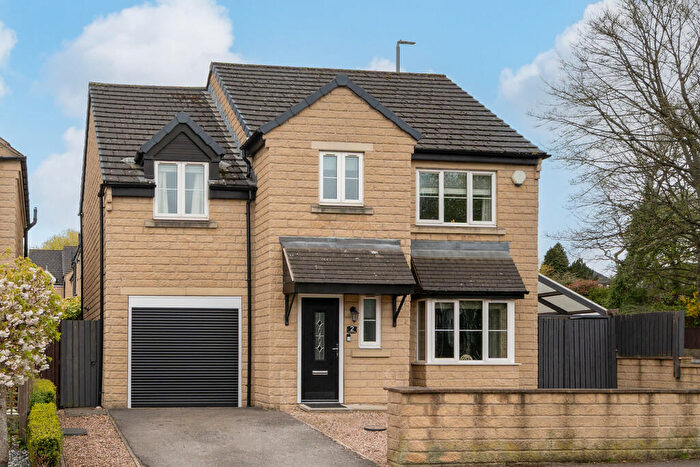 4 Bedroom Detached House For Sale In Lumb Hall Way, Drighlington, BD11