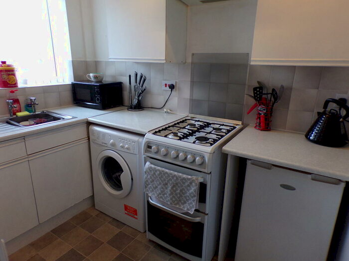 2 Bedroom House To Rent In Waterways Drive, B69