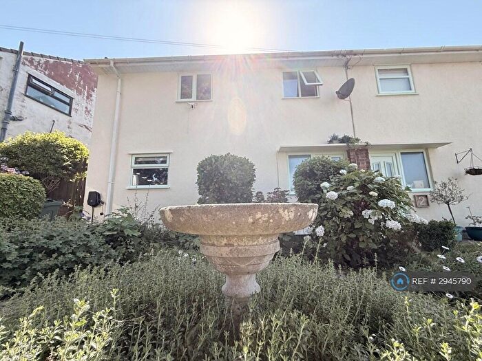 3 Bedroom Semi-Detached House To Rent In Blackdown Road, Bristol, BS20