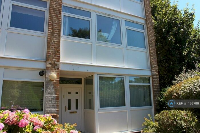 3 Bedroom Maisonette To Rent In Tarnwood Park, Eltham London, SE9