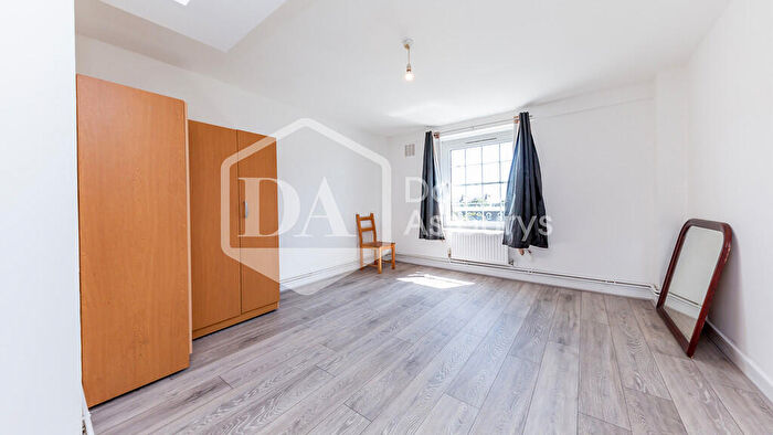 2 Bedroom Apartment To Rent In Church Road, Potters Bar, London, EN6