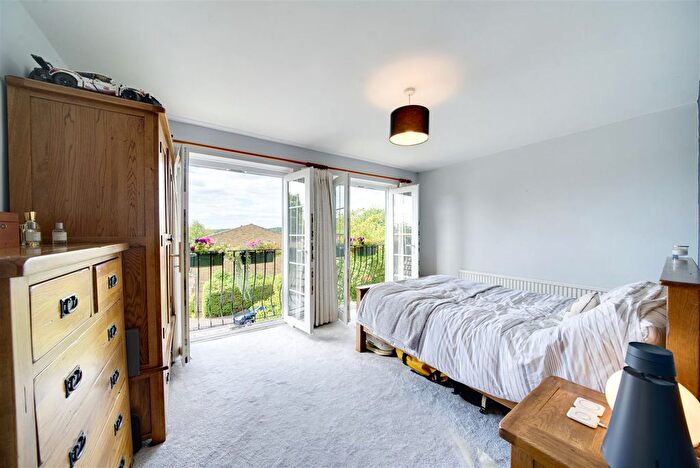 1 Bedroom Flat For Sale In Crofton Way, Enfield, EN2