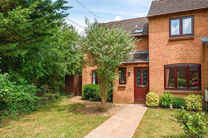 3 Bedroom Semi-Detached House For Sale In Blackberry Close, Cepen Park North, Chippenham, SN14