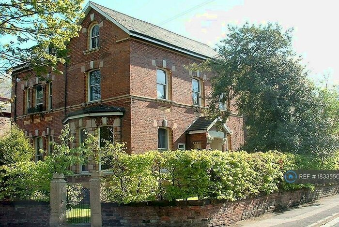 2 Bedroom Flat To Rent In Linnet Lane, Liverpool, L17