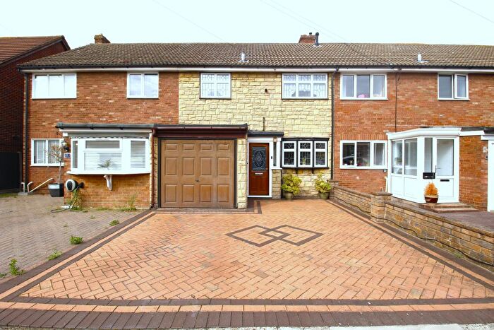 3 Bedroom Terraced House For Sale In Cardinal Way, Rainham, RM13
