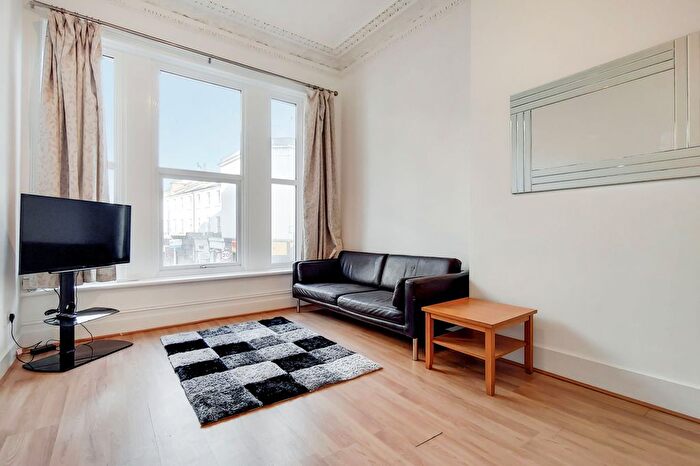 1 Bedroom Flat To Rent In Earls Court Road, London, SW5