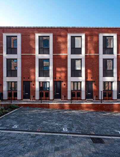 3 Bedroom Town House To Rent In Elisabeth Gardens, Stockport, SK5