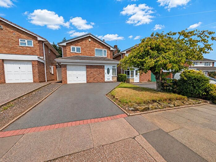 3 Bedroom Detached House For Sale In St. Giles Close, Rowley Regis, B65
