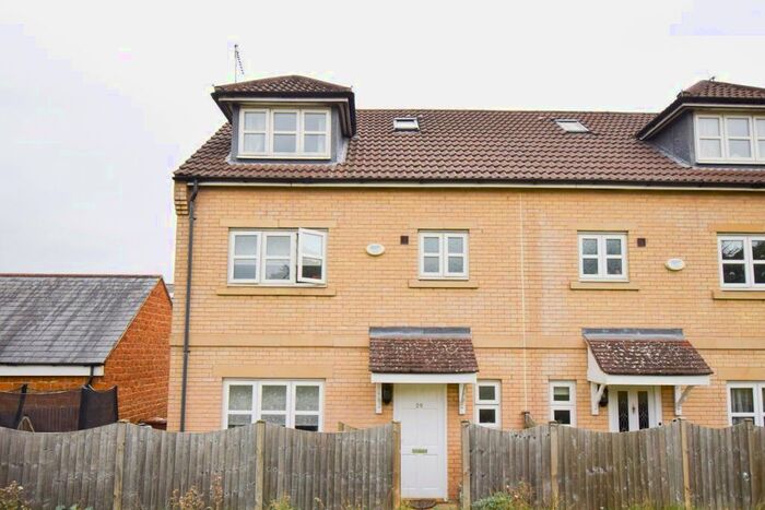 4 Bedroom Property To Rent In Blisworth Close, Northampton NN4