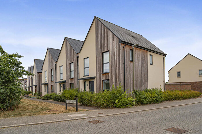 3 Bedroom End Of Terrace House For Sale In Braeburn Avenue, Bicester, OX27