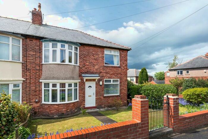 2 Bedroom Flat To Rent In Beverley Road, Low Fell, Gateshead, NE9