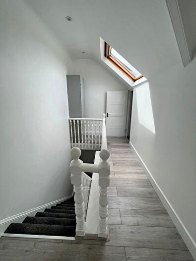 2 Bedroom Flat To Rent In Christchurch Avenue, Mapesbury, London, NW6