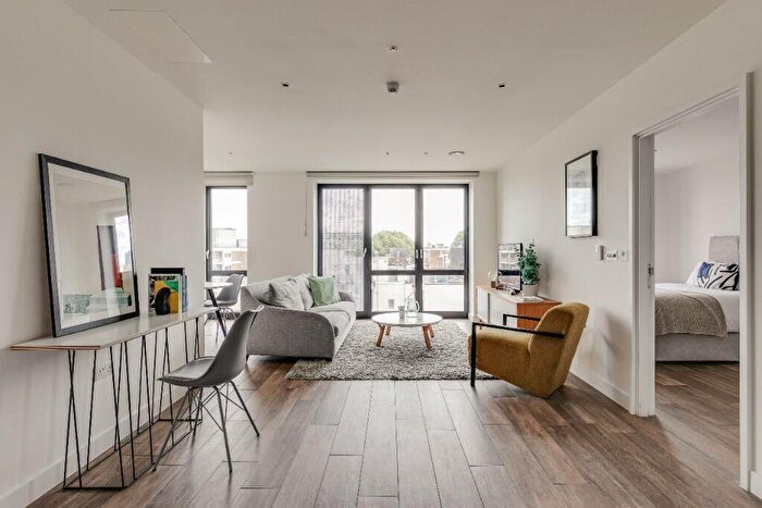 1 Bedroom Flat To Rent In Three Colts Lane, London, E2