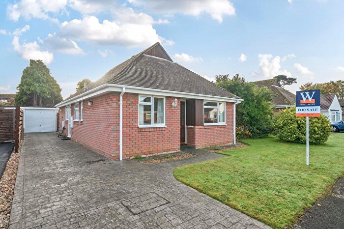 3 Bedroom Detached Bungalow For Sale In Mauldmare Close, Aldwick, Bognor Regis, PO21