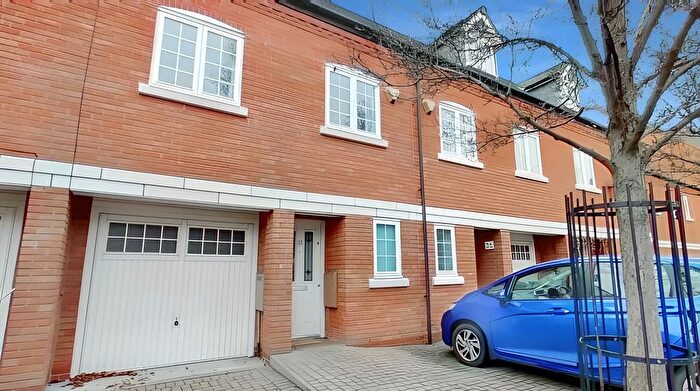 4 Bedroom Property To Rent In Tiger Court, Burton-On-Trent, DE14