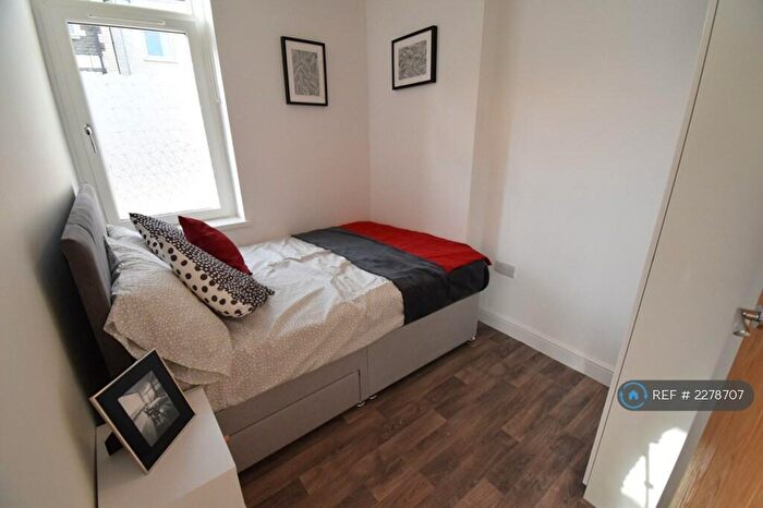 2 Bedroom Flat To Rent In Dalton Street, Cardiff, CF24
