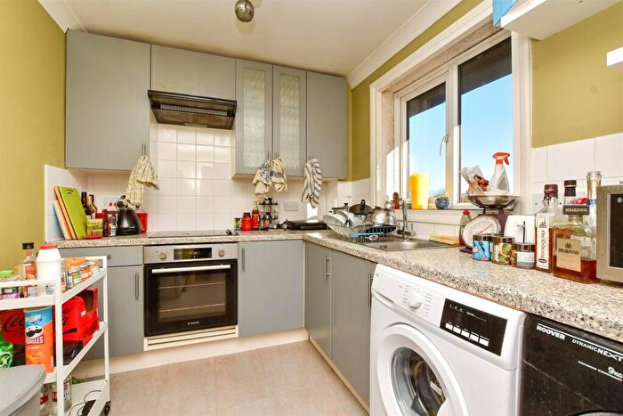 1 Bedroom Apartment For Sale In Fairbairn Close, Purley, Surrey, CR8