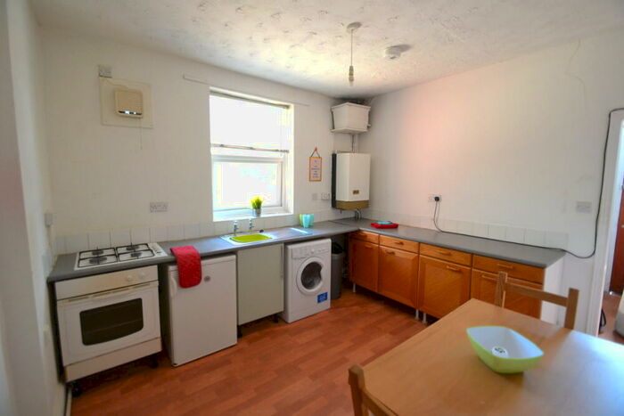 2 Bedroom Flat To Rent In Musters Road, West Bridgford, NG2