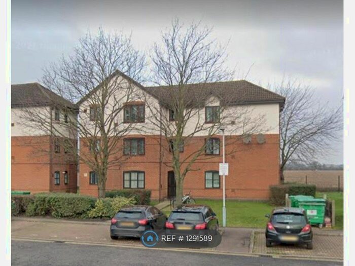 Studio To Rent In David Close, Harlington, Hayes, UB3