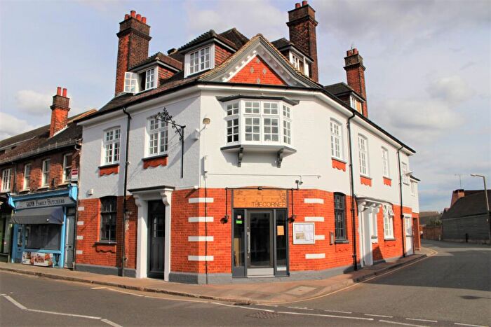 3 Bedroom Flat To Rent In High Street, Ingatestone, CM4