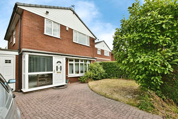 4 Bedroom Detached House For Sale In Petersfield Drive, Manchester, Greater Manchester, M23