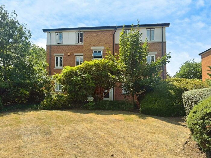 2 Bedroom Flat To Rent In Acorn Way, Bedford, MK42