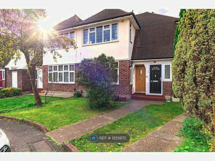 2 Bedroom Maisonette To Rent In Barnes End, New Malden KT3