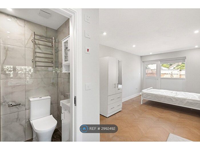 Studio To Rent In Ellingham Road, Chessington, KT9
