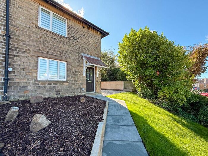 2 Bedroom End Of Terrace House For Sale In Banksville, Wooldale, Holmfirth, HD9