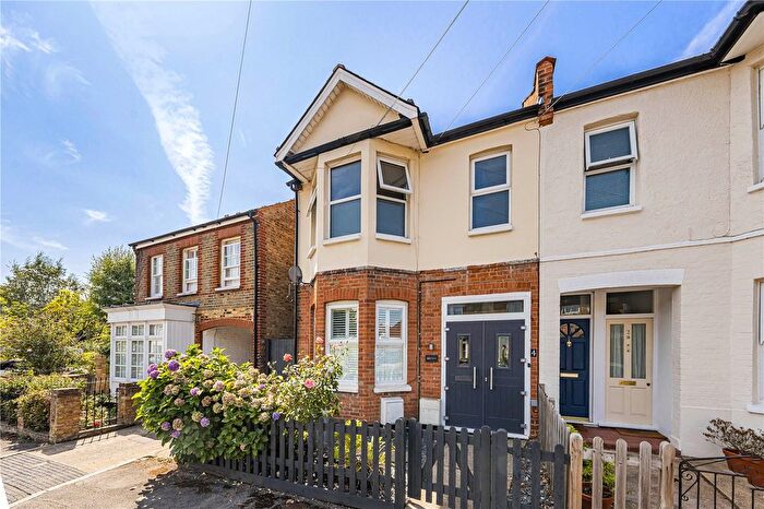 1 Bedroom Maisonette For Sale In Gothic Road, Twickenham, TW2